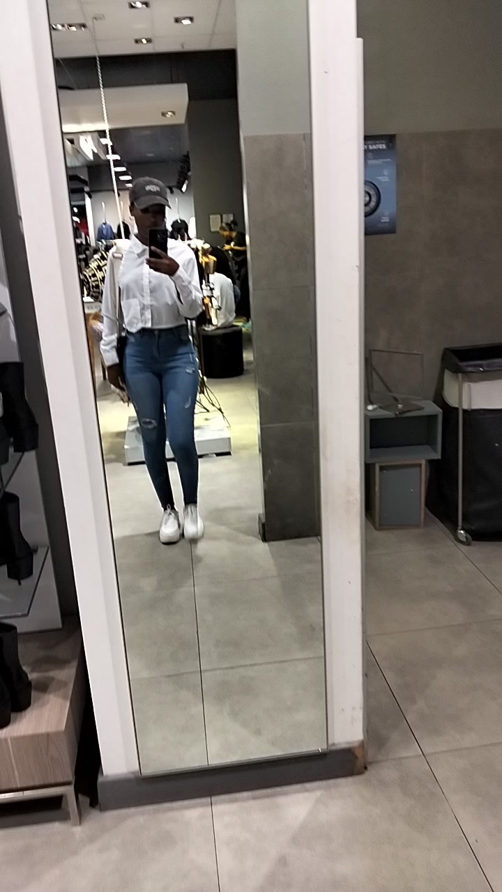 @Tshepie21