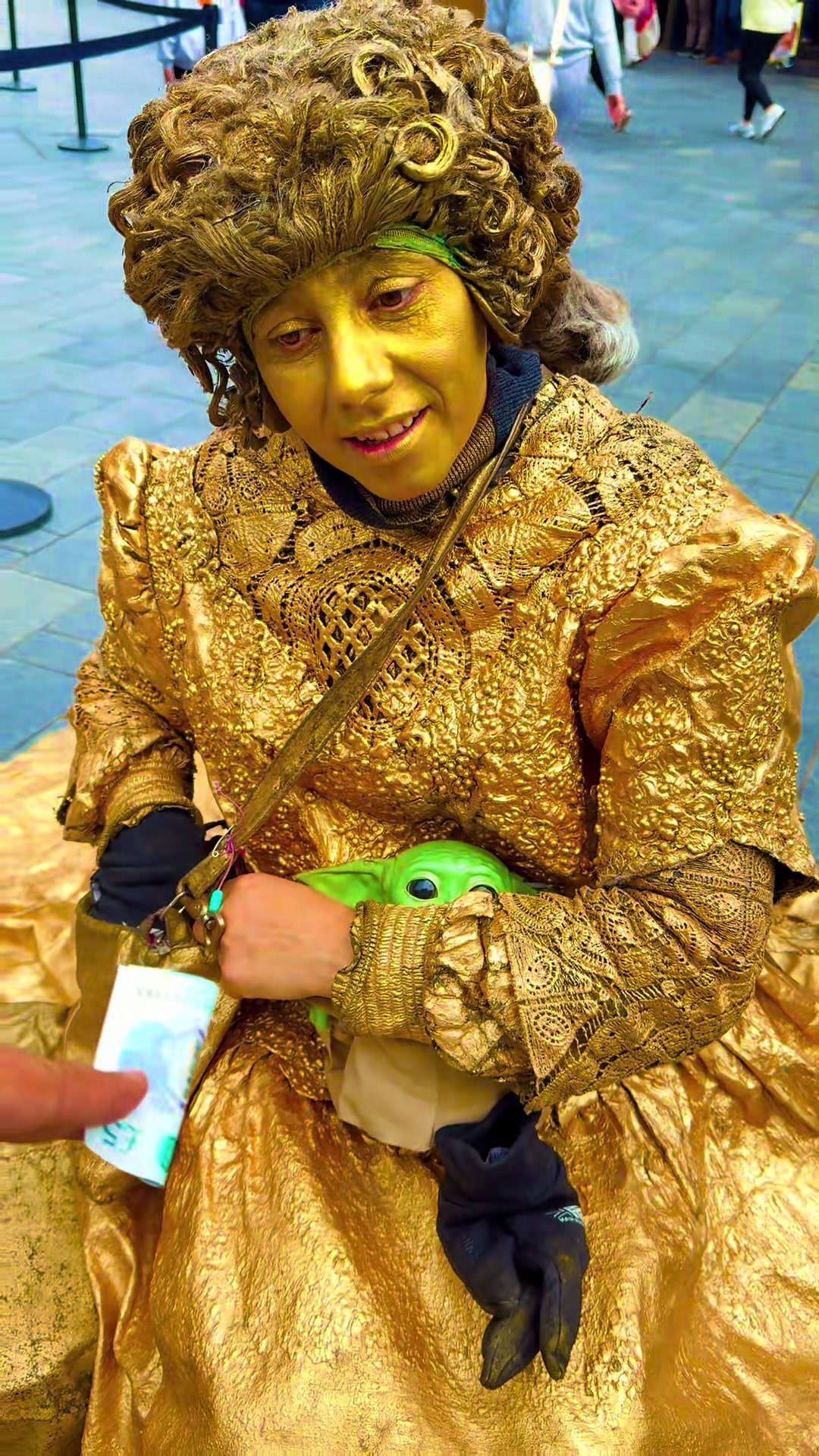 @Gold Lady