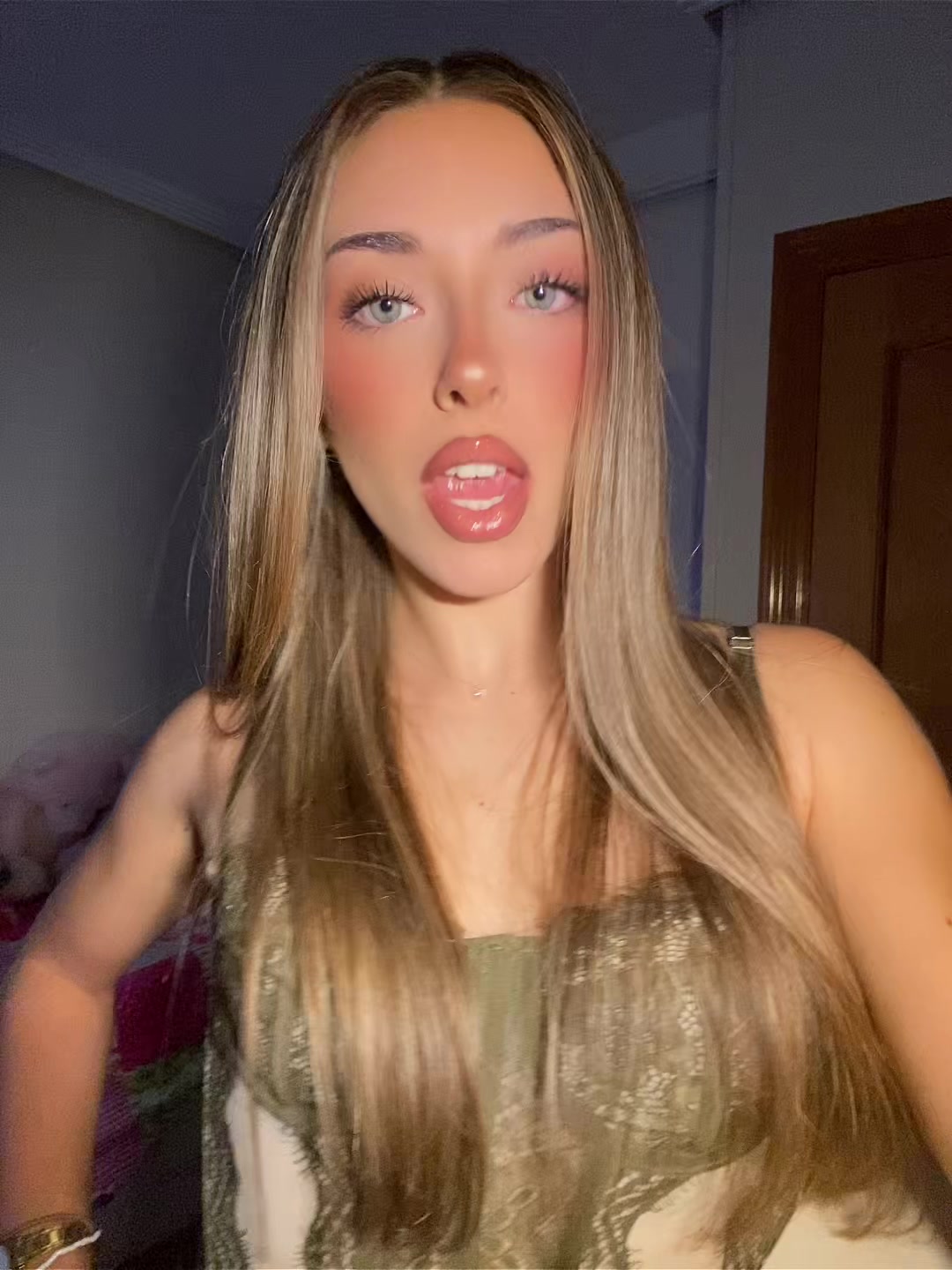 @️🧛🏻♀️