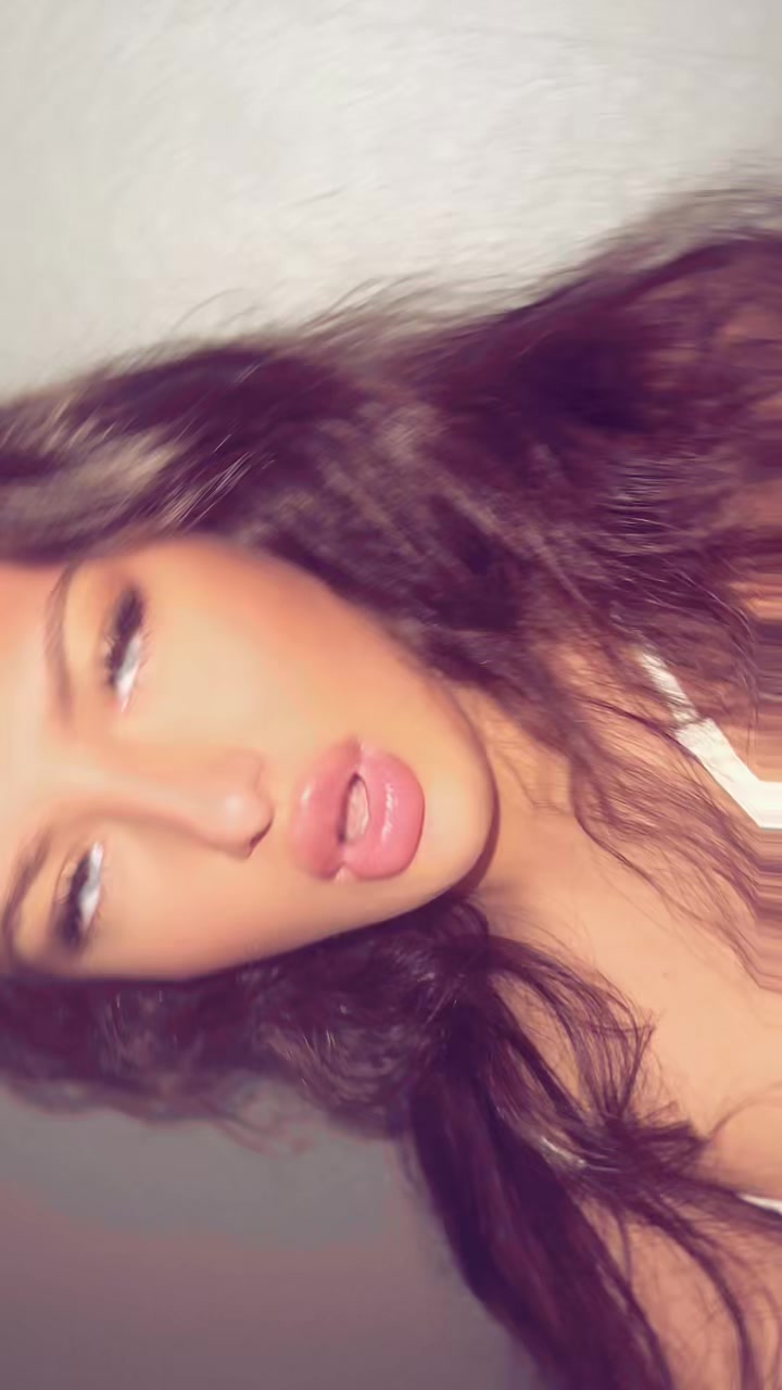 @annaxamira