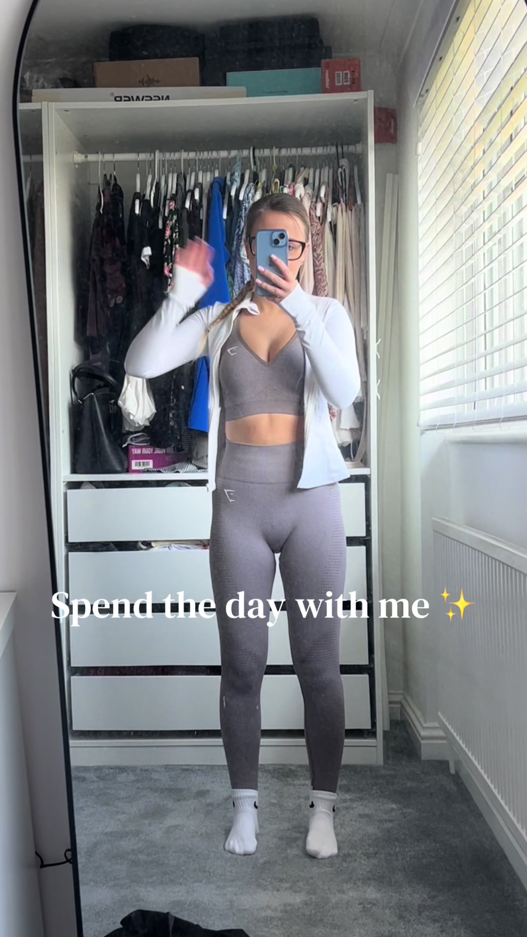 @helloitsamie