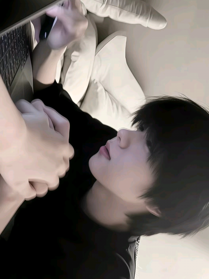 @恒文&bull;𝙔𝙄𝙒𝙀𝙉ꫂ❁