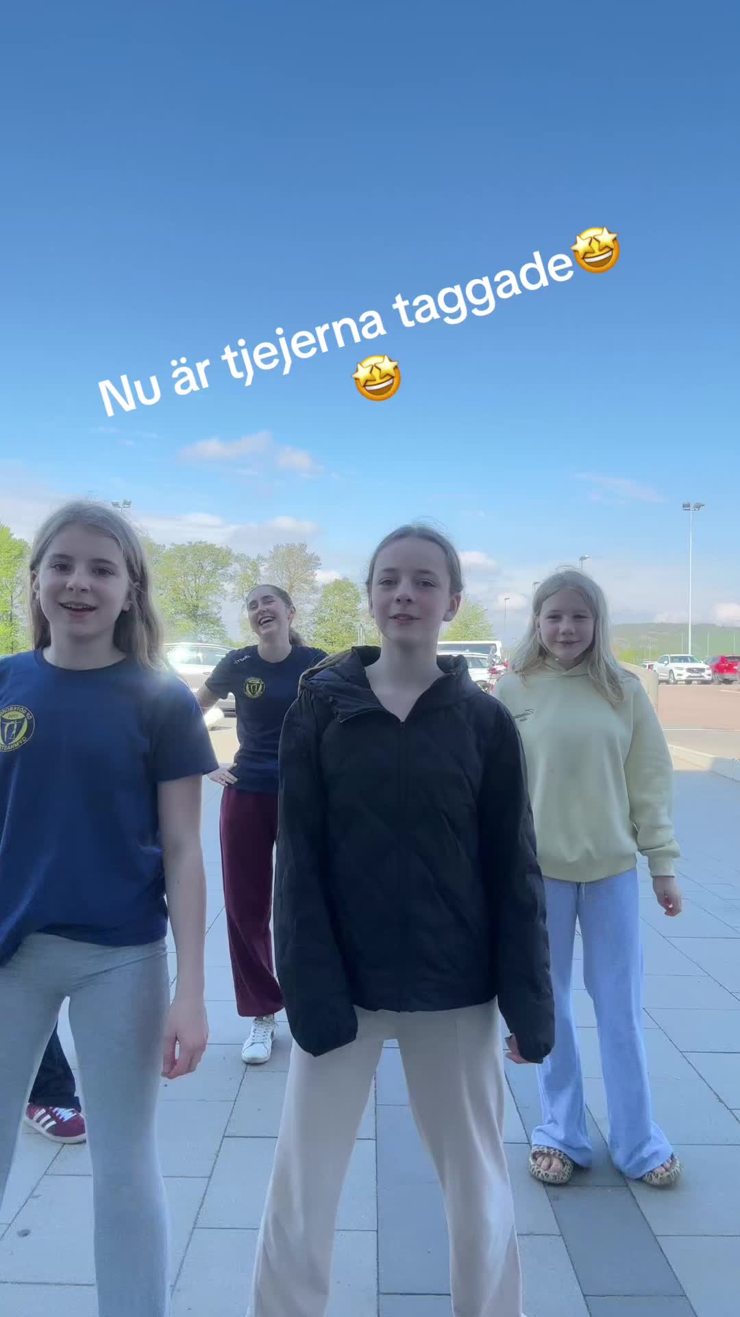 @Ella