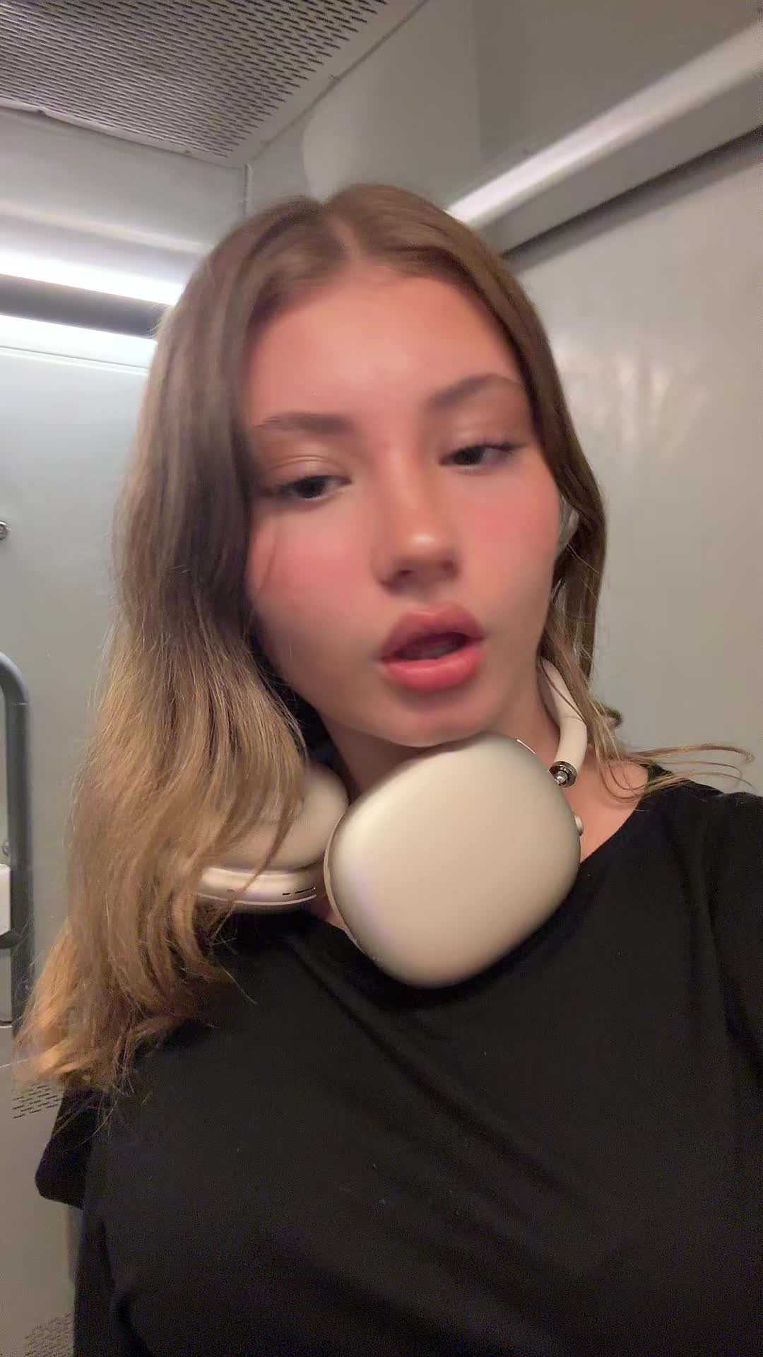 @𝐴𝑙𝑒𝑥𝑎𝑛𝑑𝑟𝑎