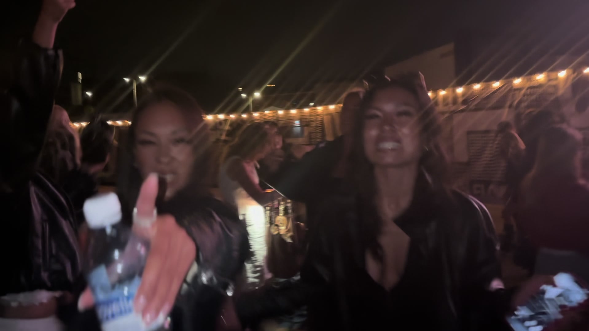 @Riri K