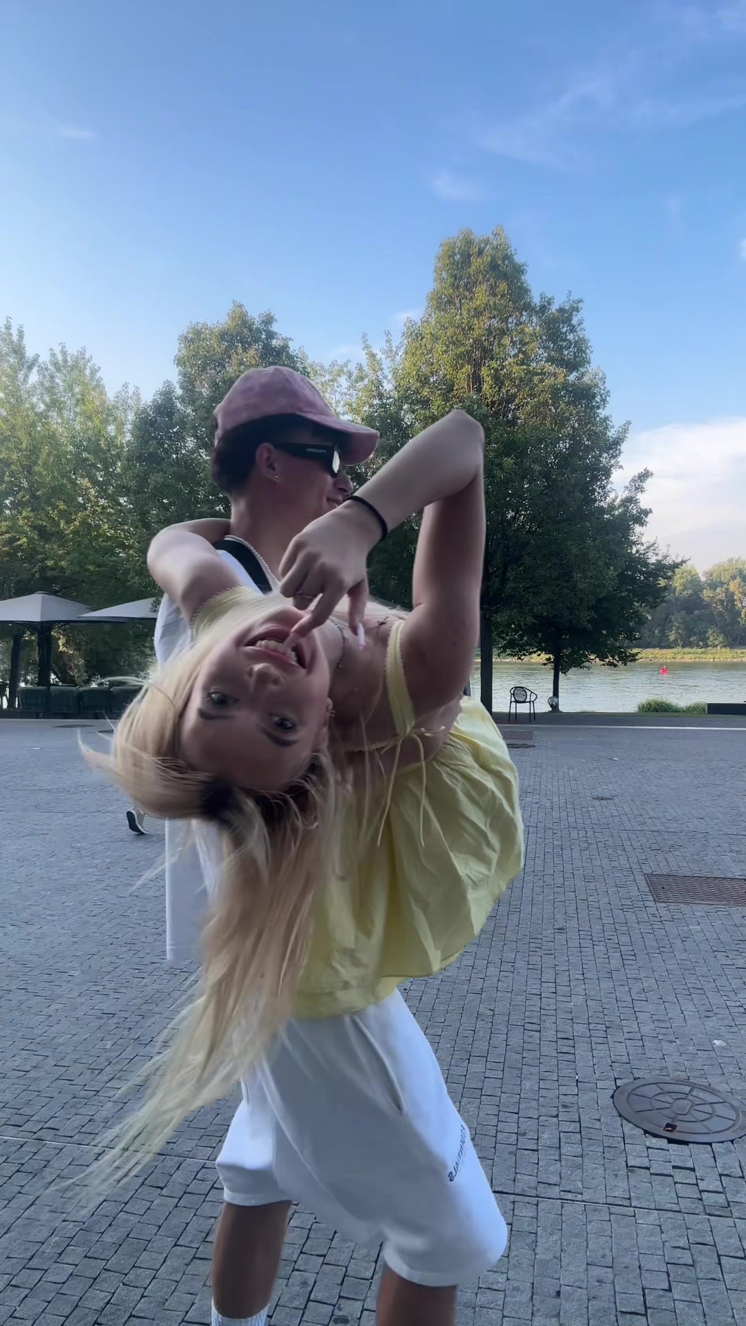 @lujza 🖤