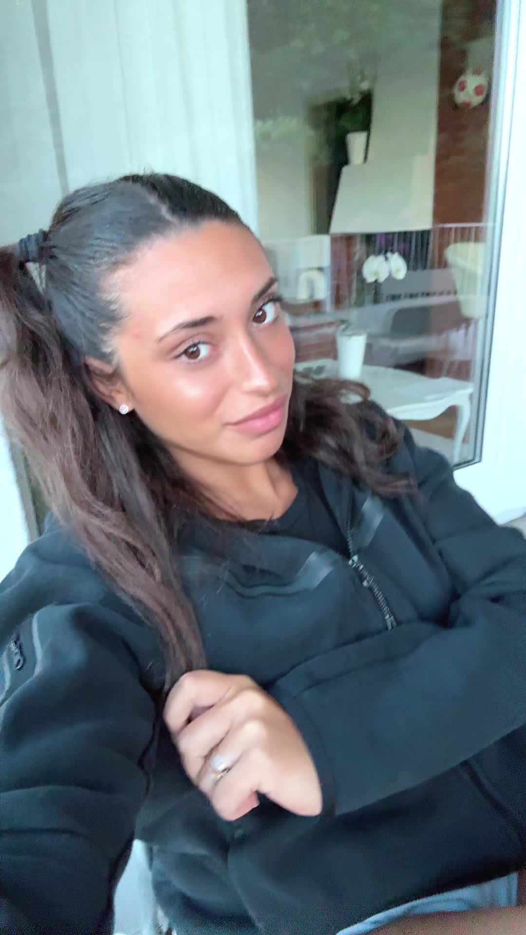 @Who is Angelina