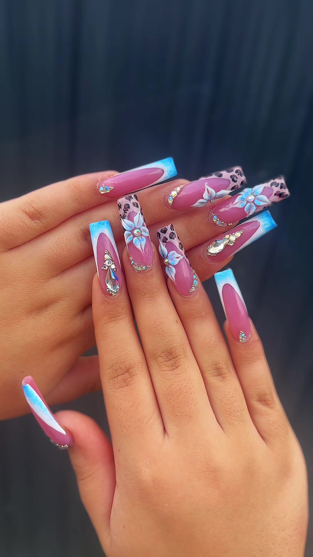 @𝓜𝓸𝓷𝓲𝓴𝓪👸🏻💎