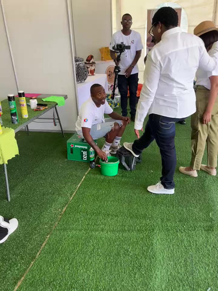@The Plug Sneaker Wash