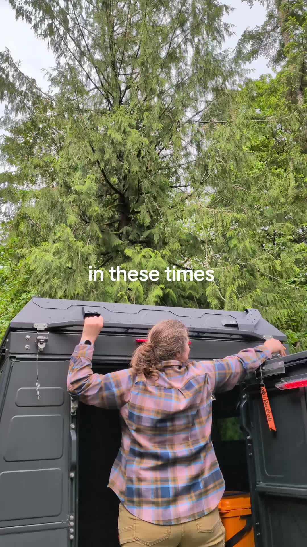 @she_changes_oil