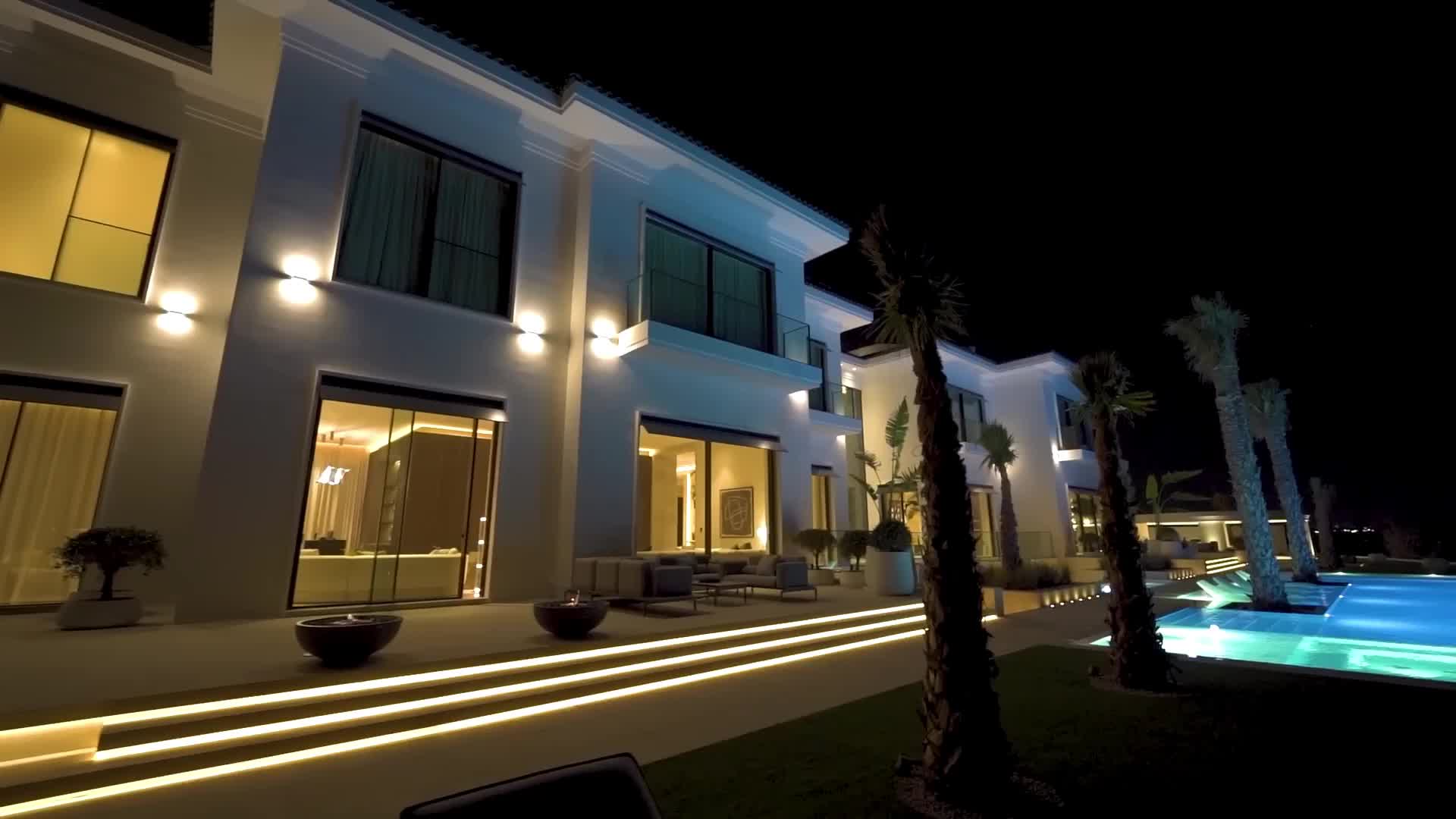 @Royal Lux