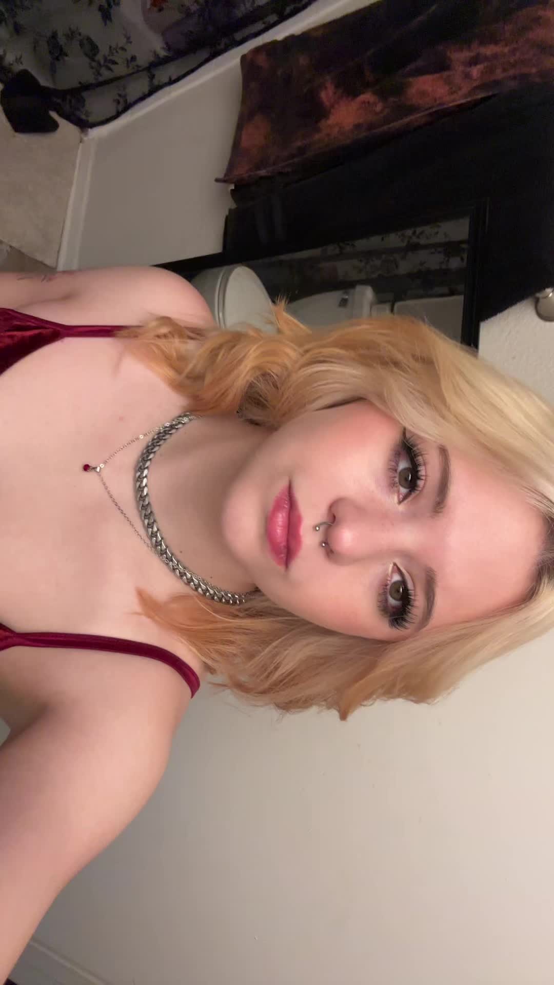 @:3