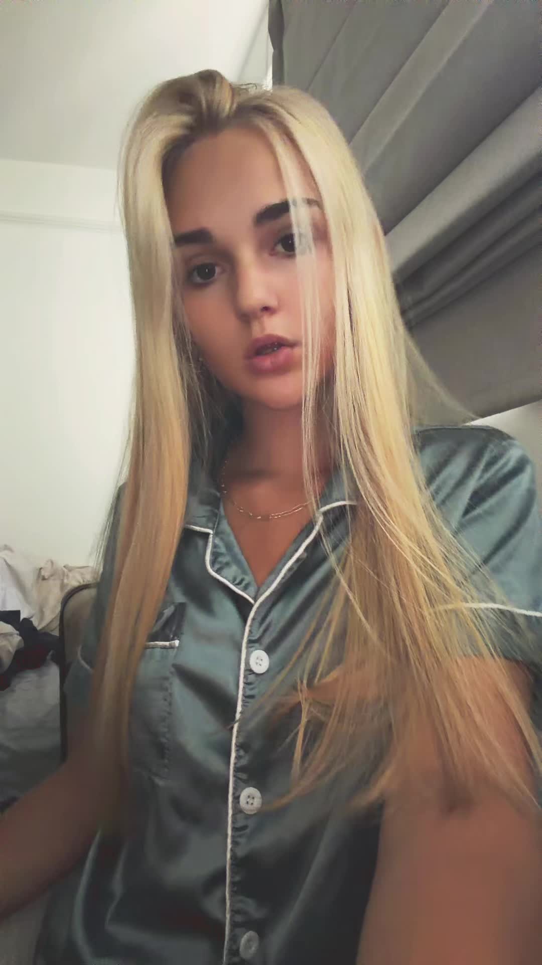 @itsskyyeeeee