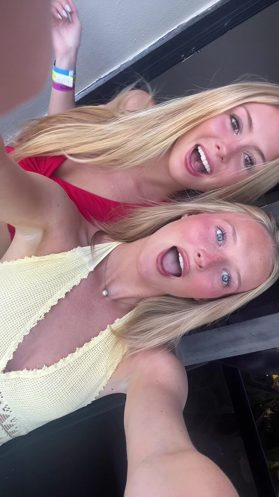 @L!A