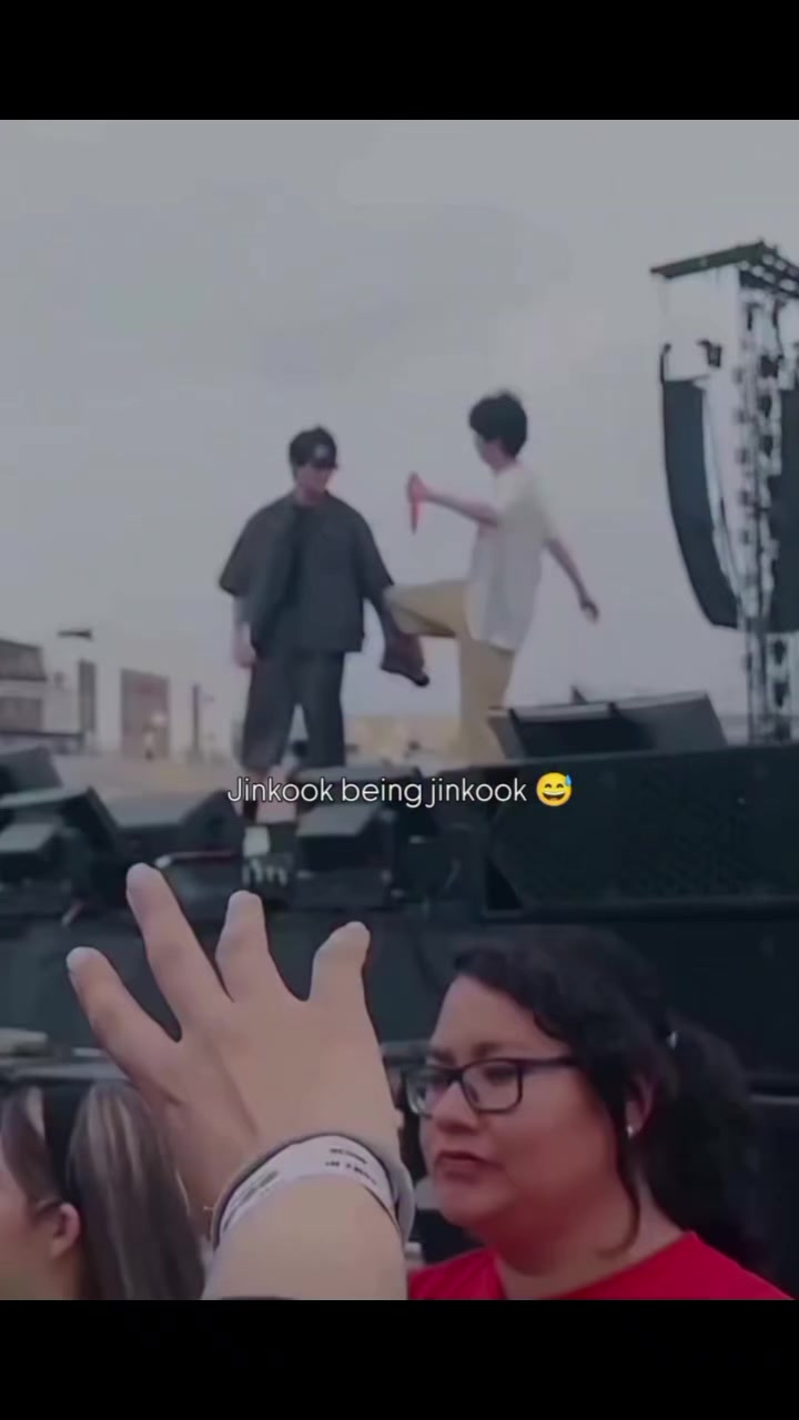 @𝐁𝐓𝐒 𝐆𝐚𝐥𝐥𝐞𝐫𝐲 🇵🇰