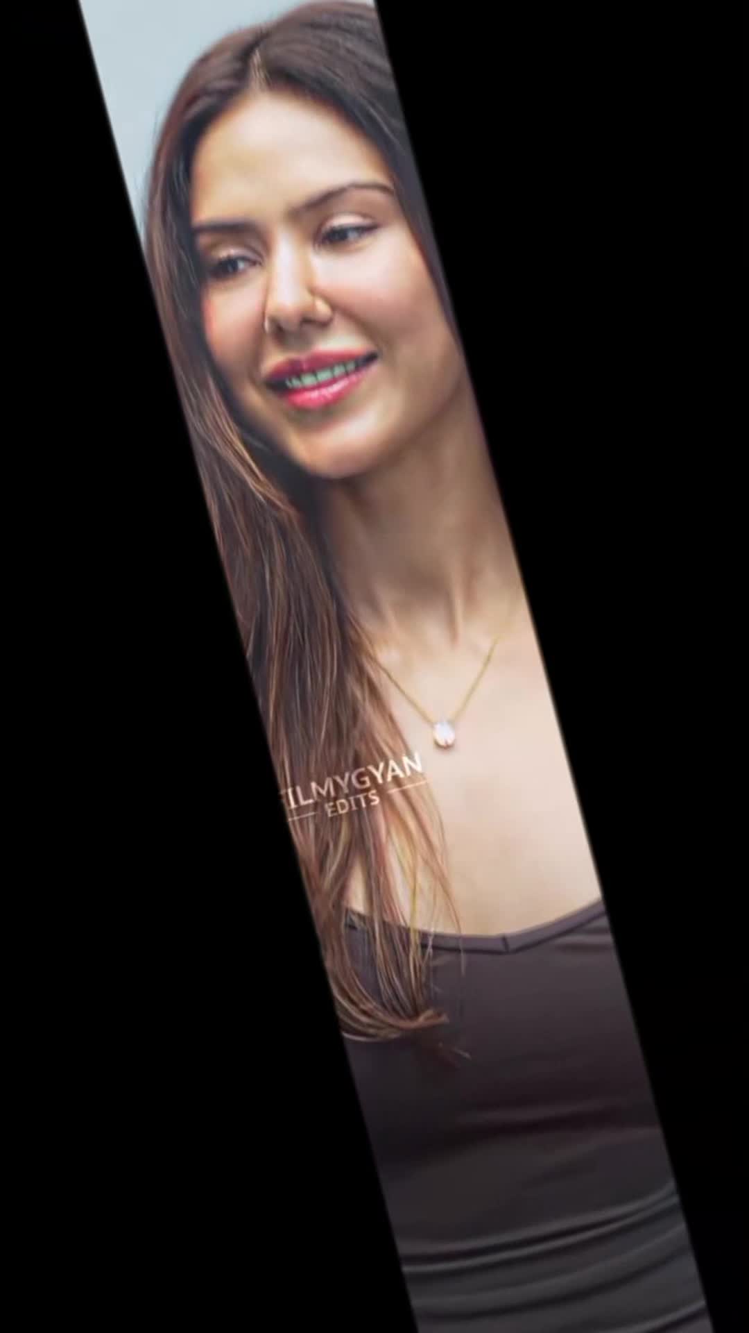 @sonam bajwa fans page