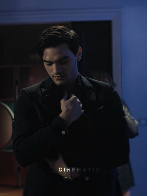 @Cinematic Bites🎥