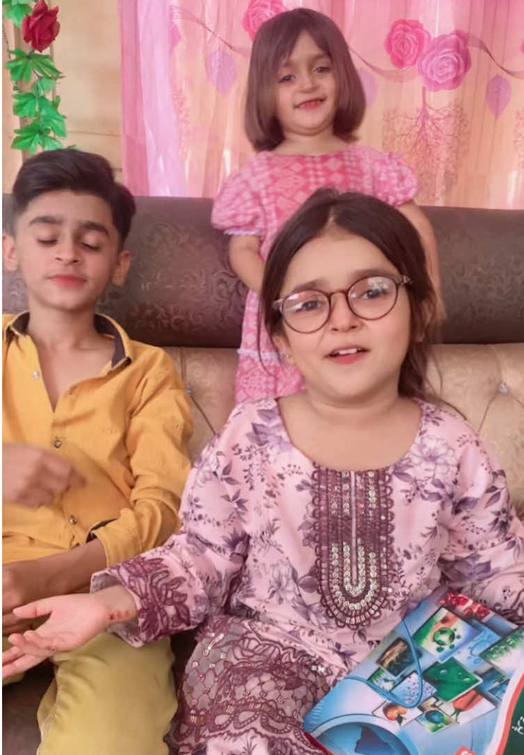 @Ayesha cutie🥰