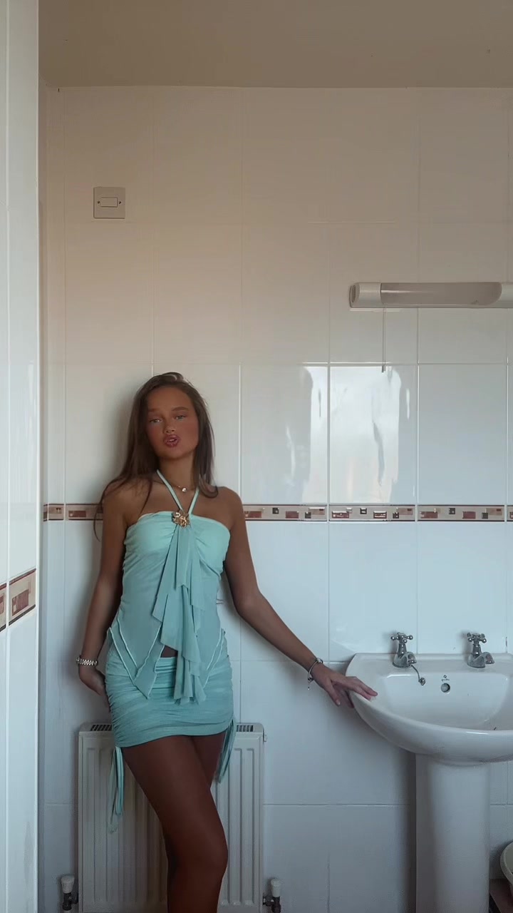 @𝐇𝐄𝐋𝐄𝐍𝐌𝐀𝐑𝐈𝐄ꨄ