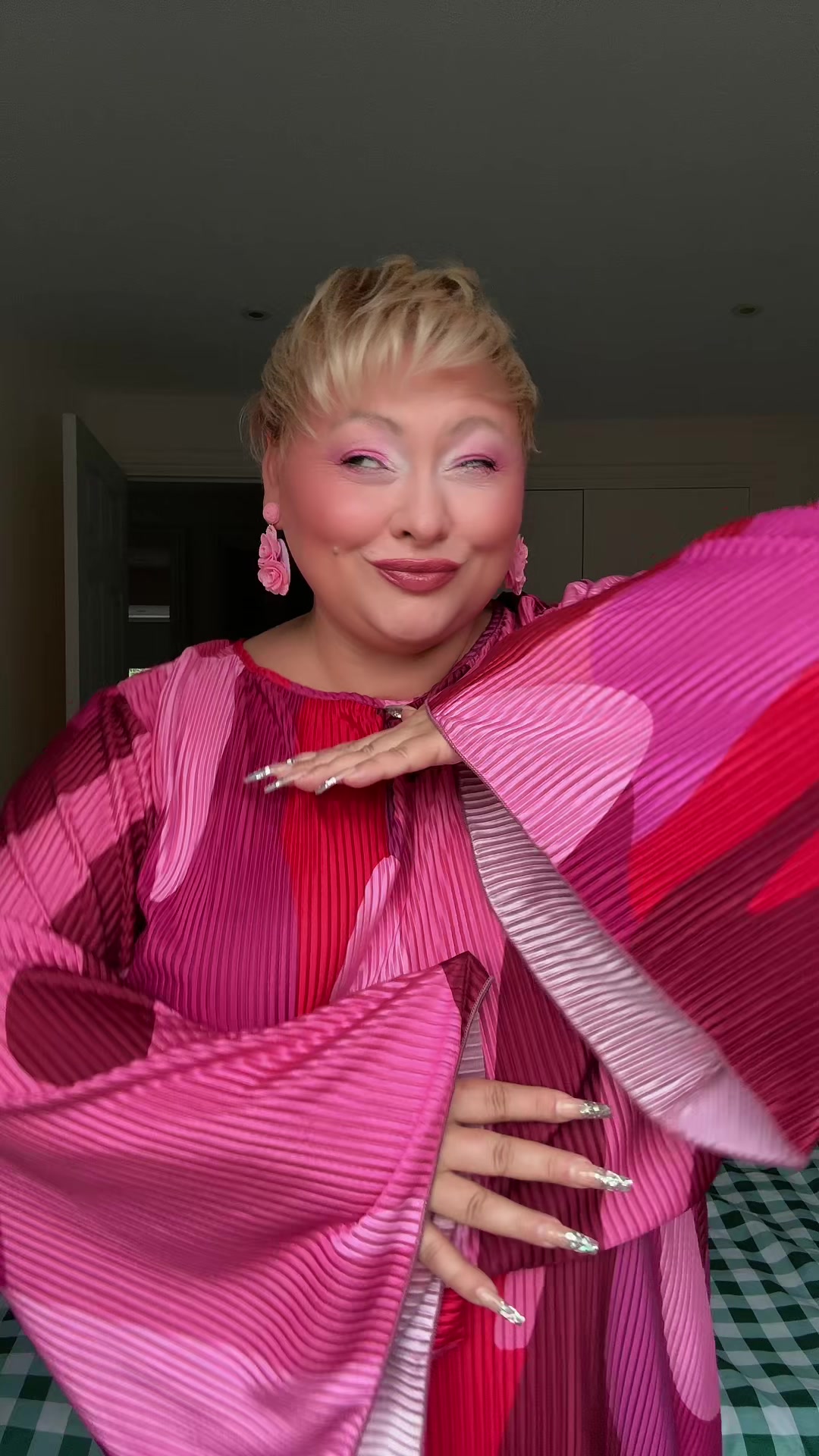 @Elle Confident Muse