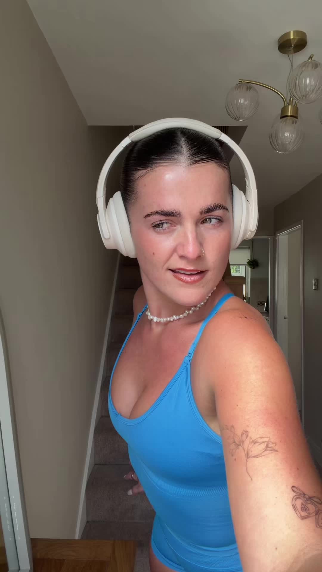 @elbuckles