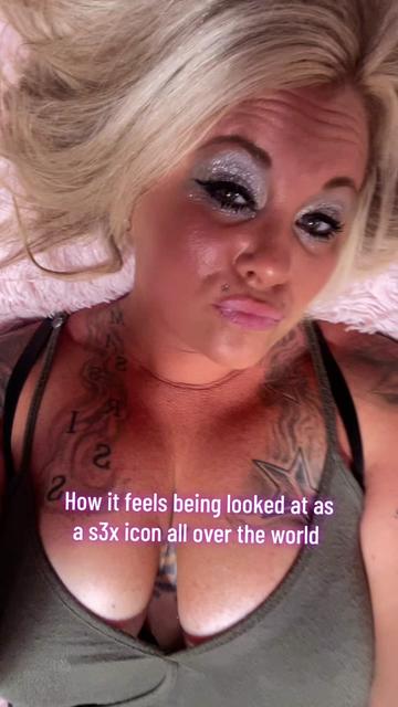 @HotMessMissRiss🩷