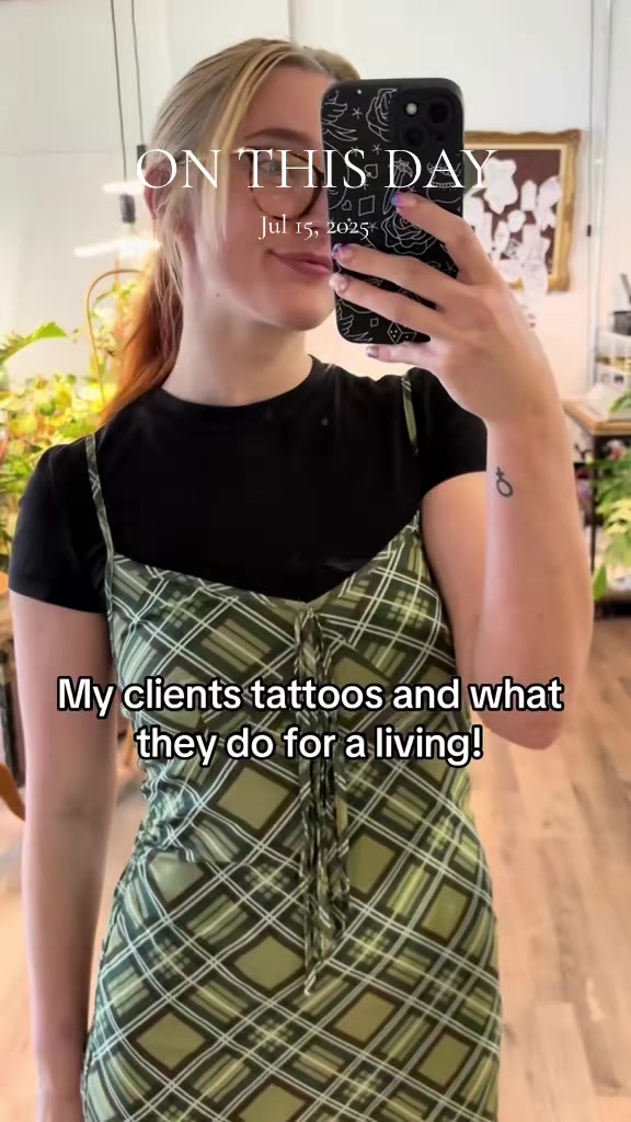 @Kat, Tattooer/Creator🖤✨🌿