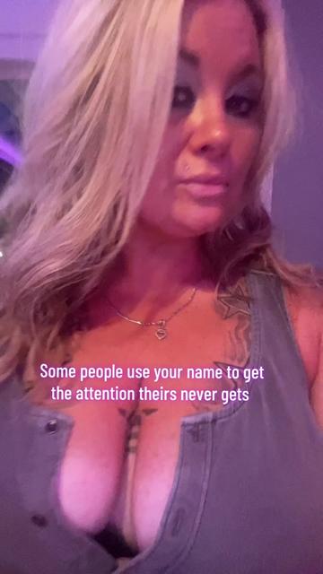 @HotMessMissRiss🩷