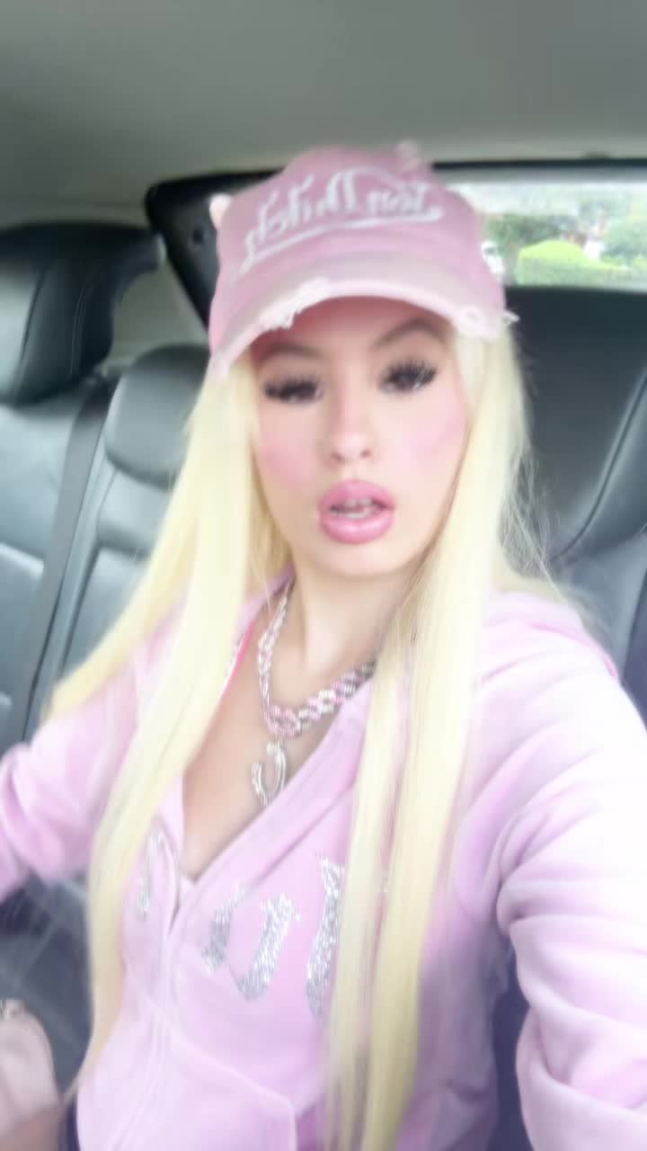 @𝐶ℎ𝑙𝑜𝑒𝑗𝑎𝑑𝑒👸🏼🎀🧁🌸🥂