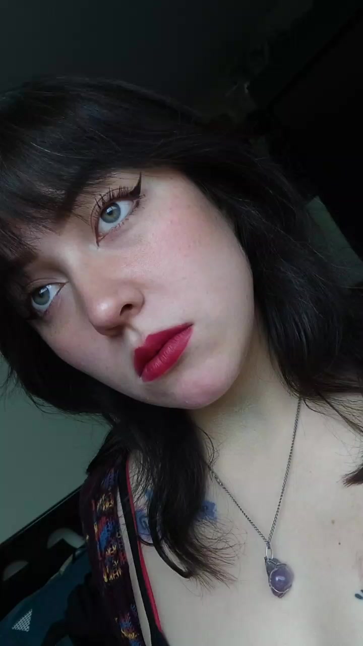 @StrawberryCake🇧🇴