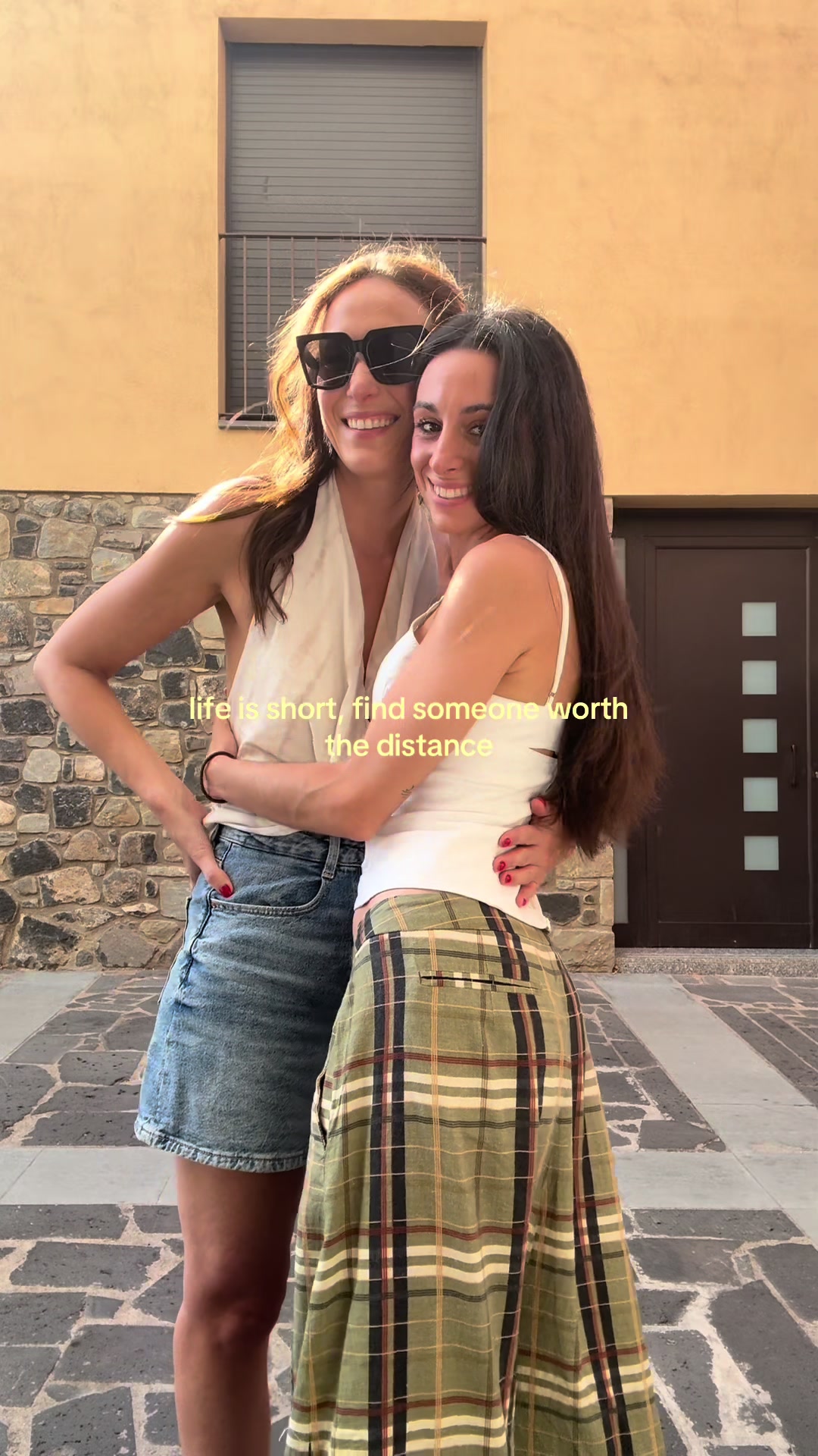 @Carrie & Anaïs