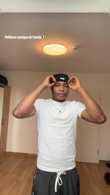 @Melo 🧑🏽🦱