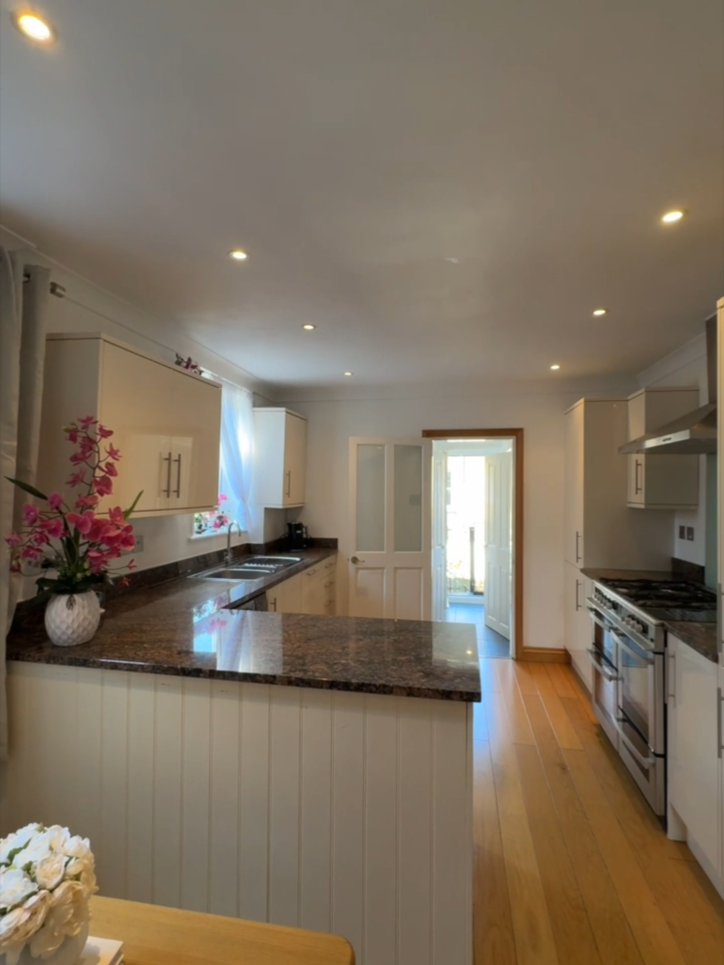 @Living space estate agents