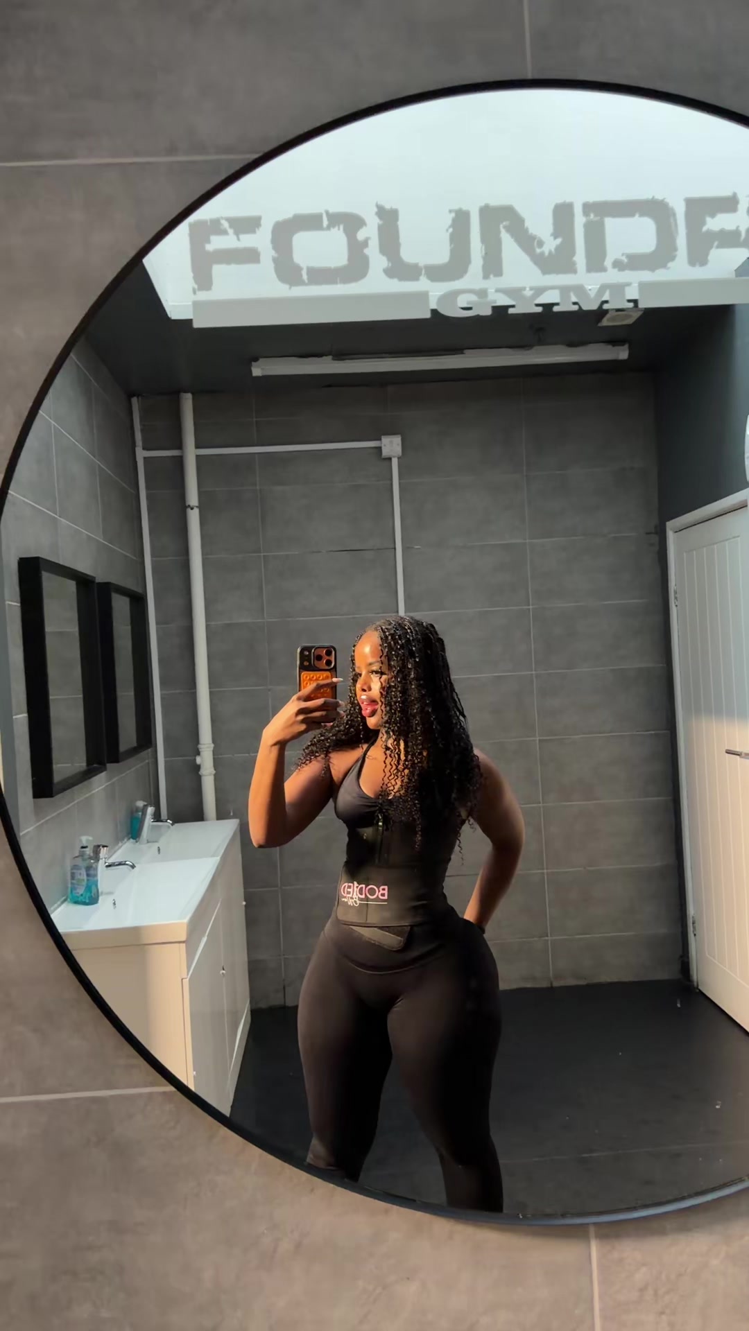 @Yarafitness