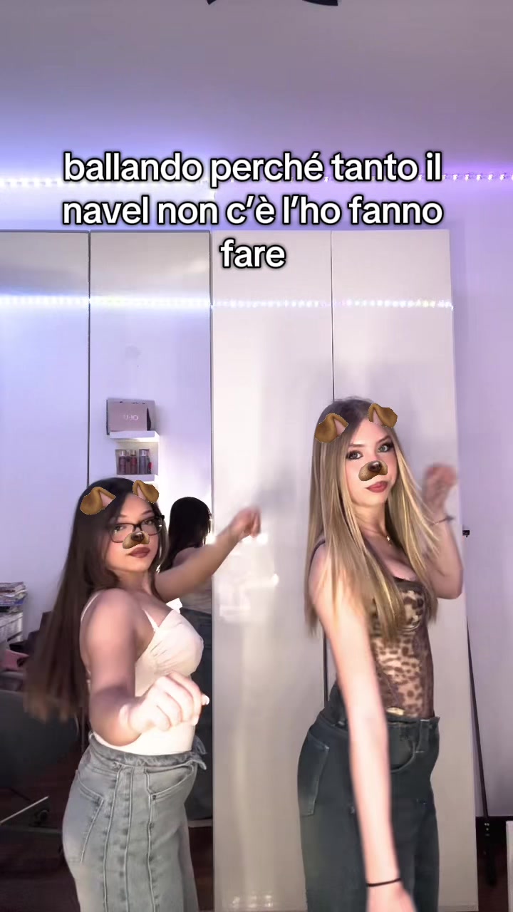 @👸🏼👸🏻