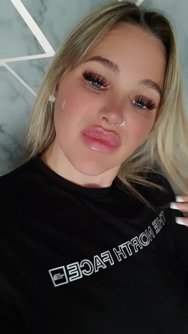 @BlondeQueenBee🍑🐷🥷📸🚩
