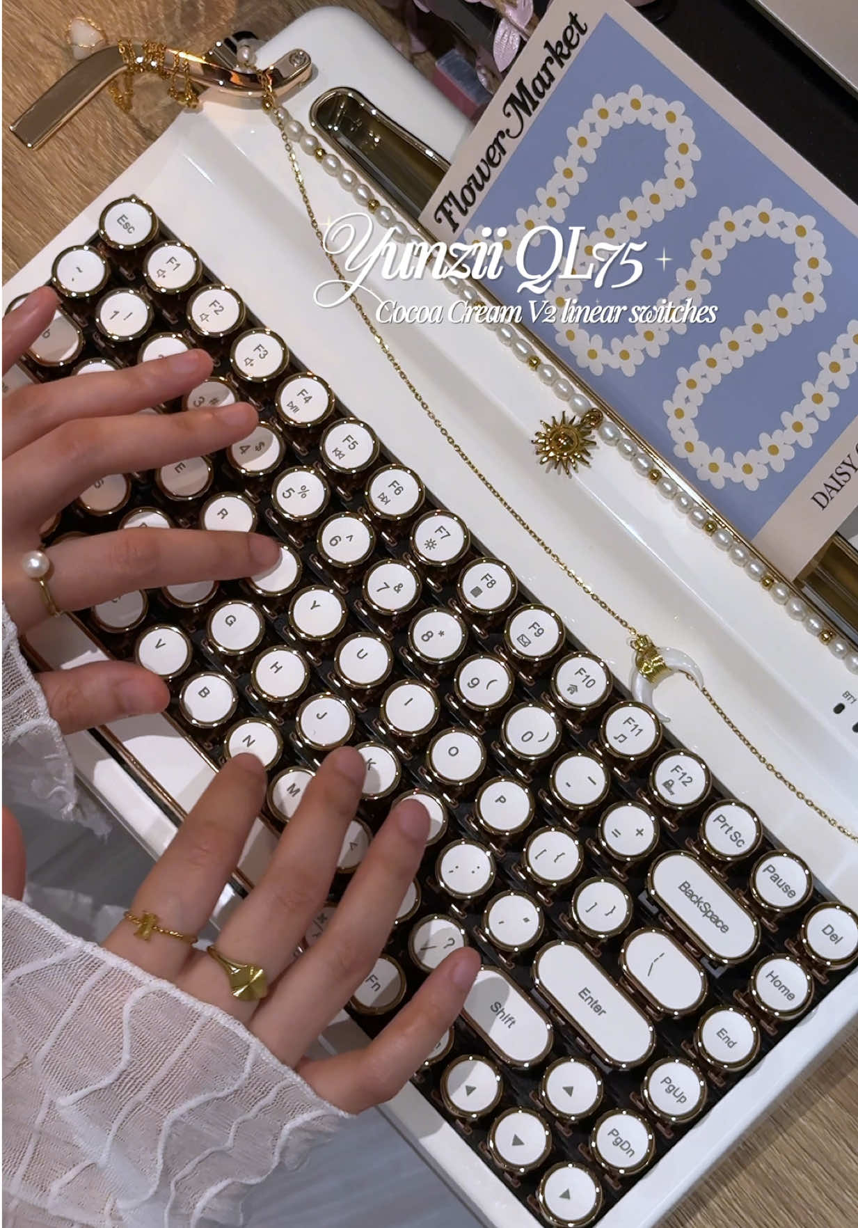@Juli&eacute;y ♡ the cozy life edit.