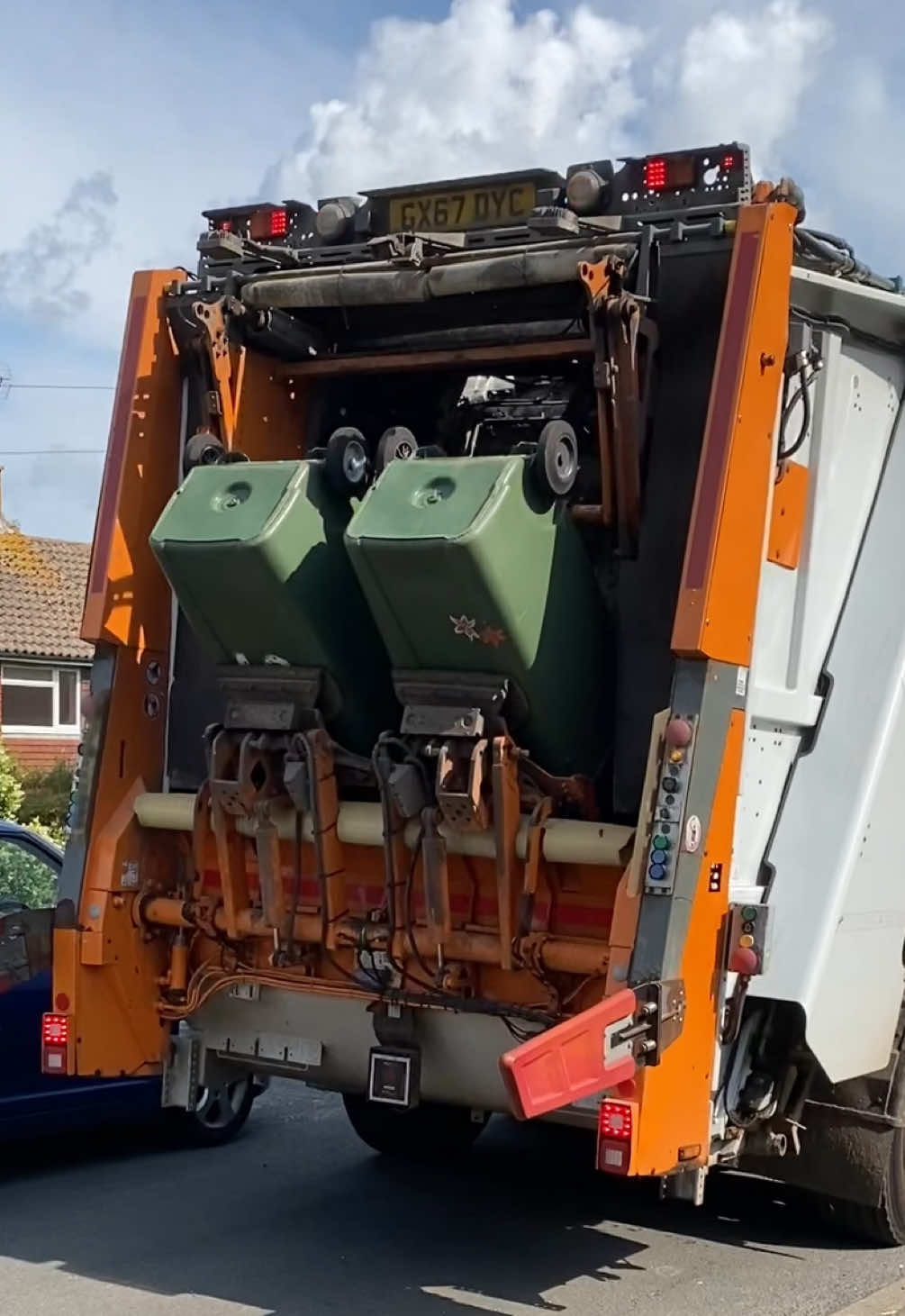 @Sussex Bin Lorrys