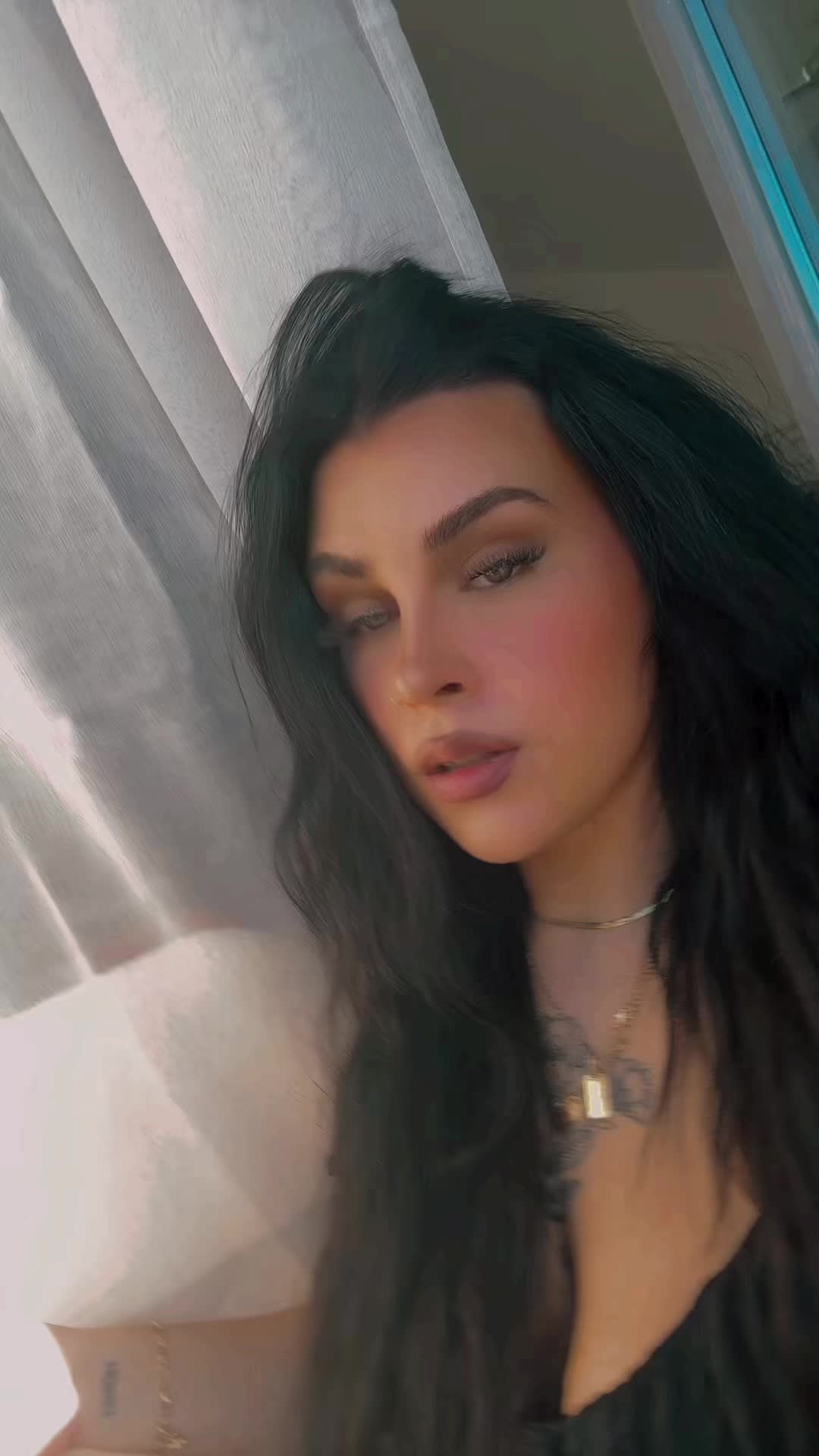 @valentina_selina_