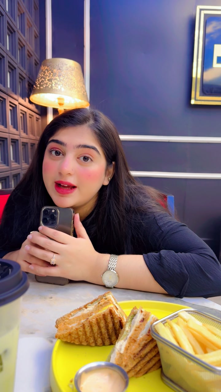 @Zillyeshahlive