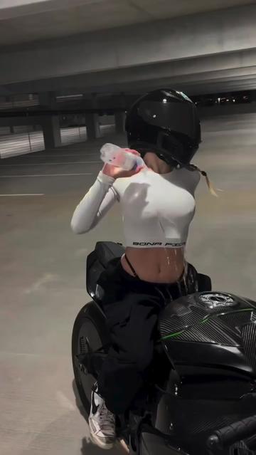 @WelshBikeModel🏴󠁧󠁢󠁷󠁬󠁳󠁿