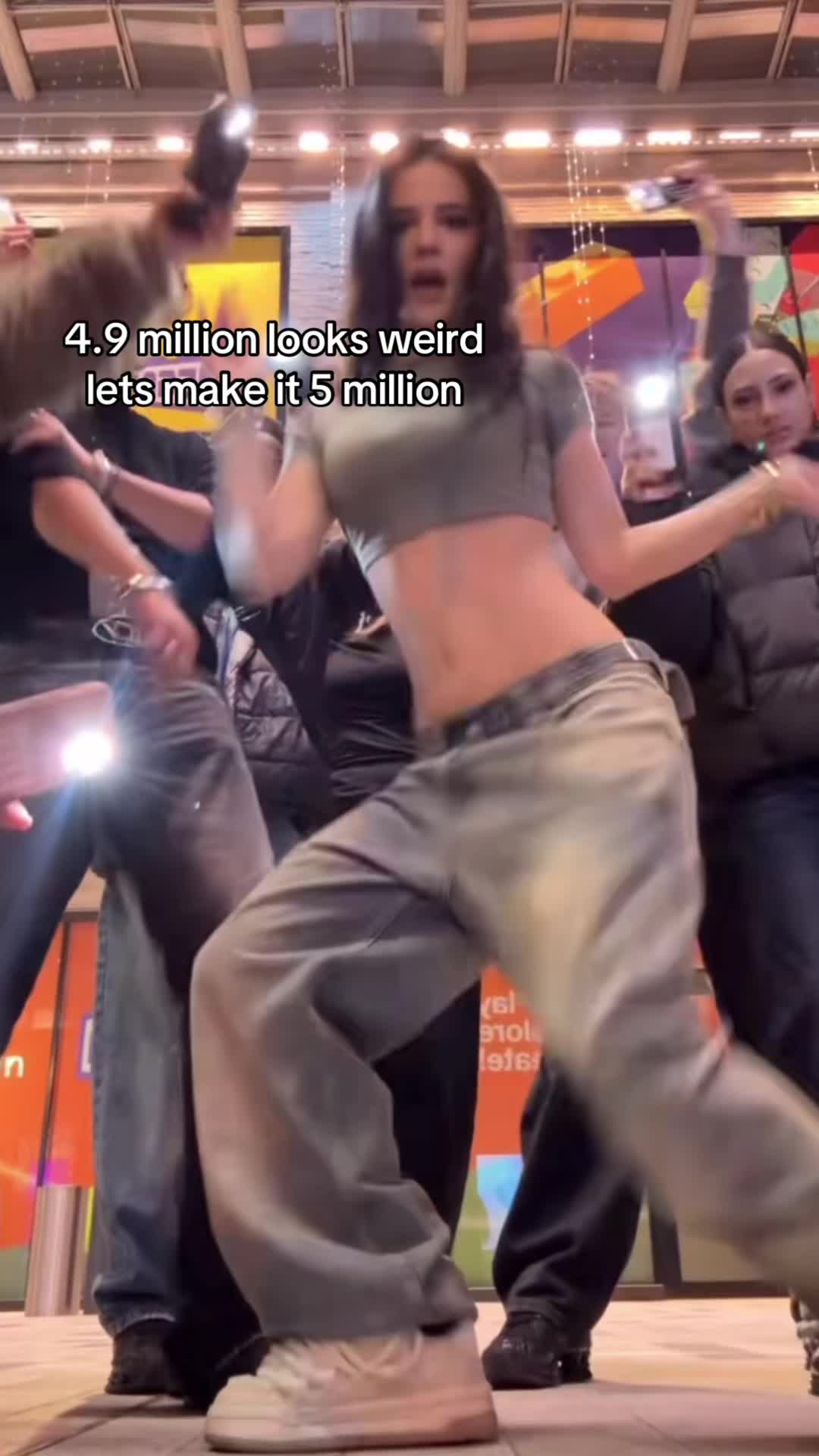 @𝐂𝐫𝐞𝐰𝐧𝐢𝐪𝐮𝐞 🫧