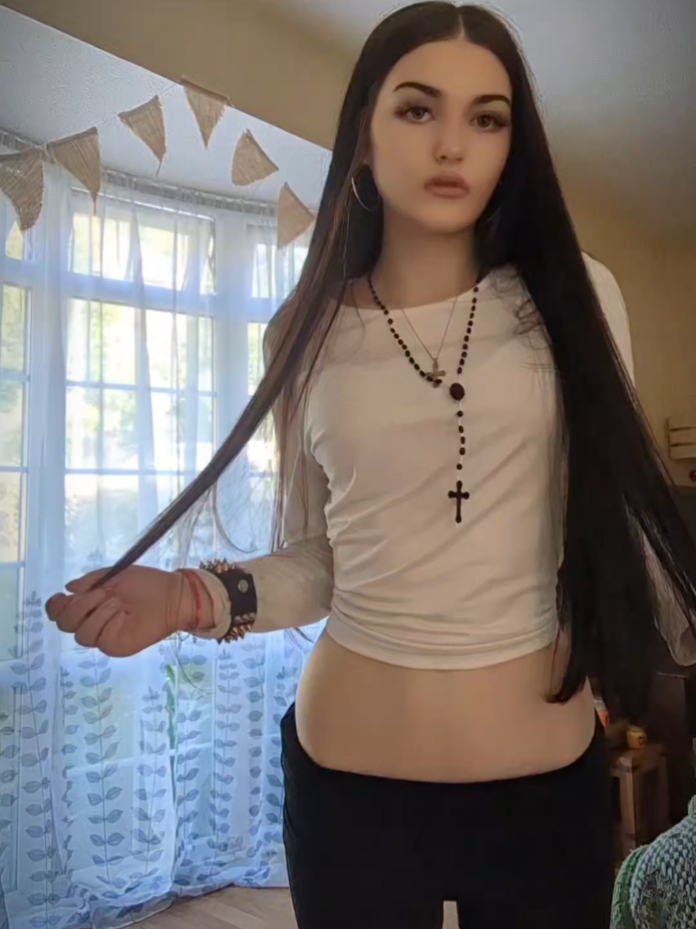 @𝖊𝖑𝖑𝖘