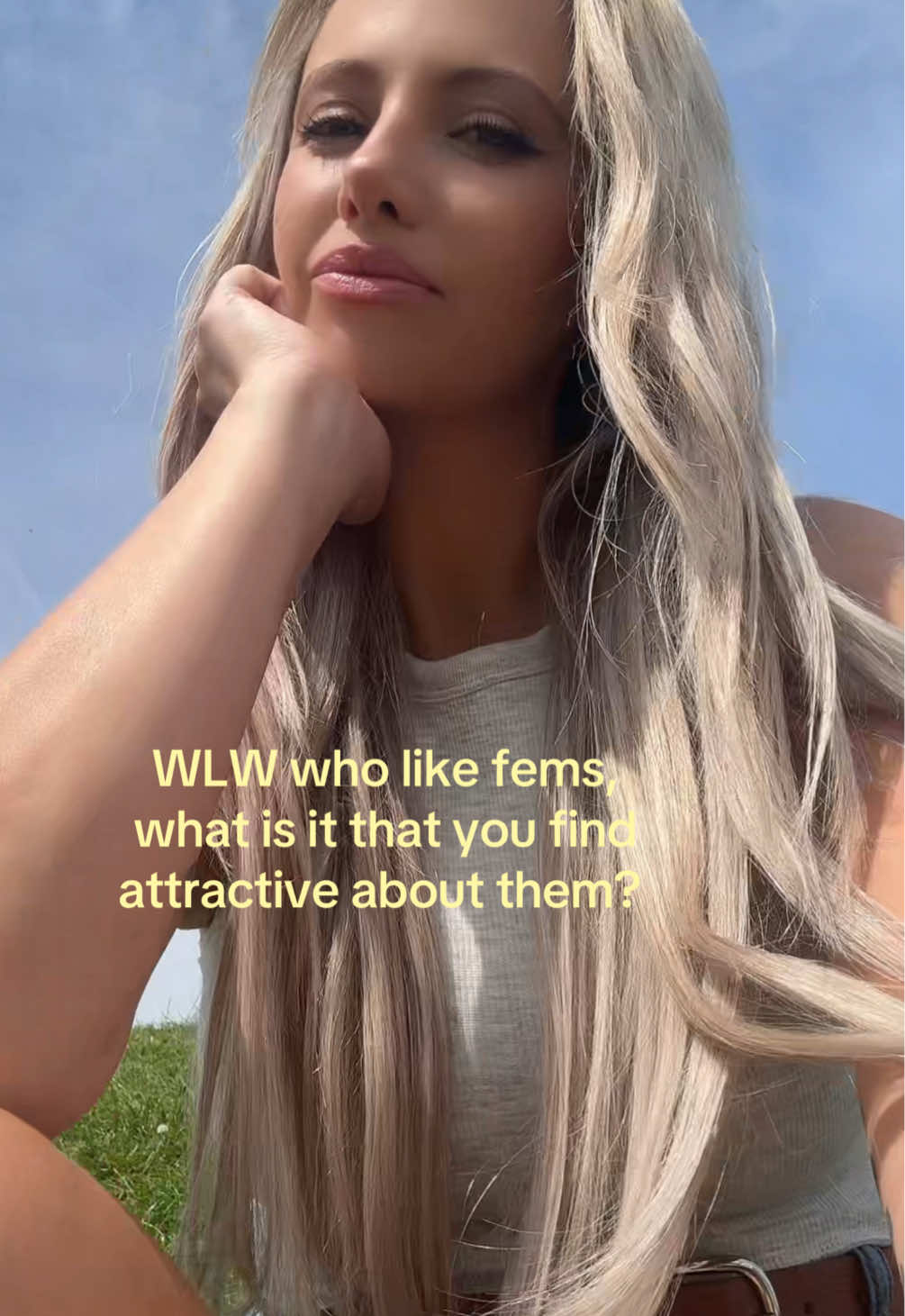@Lisa J Evans sapphic author ⚢
