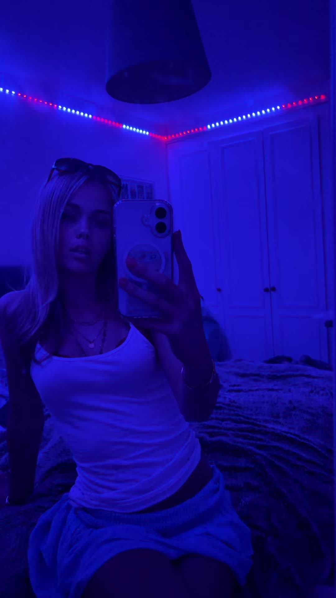 @️