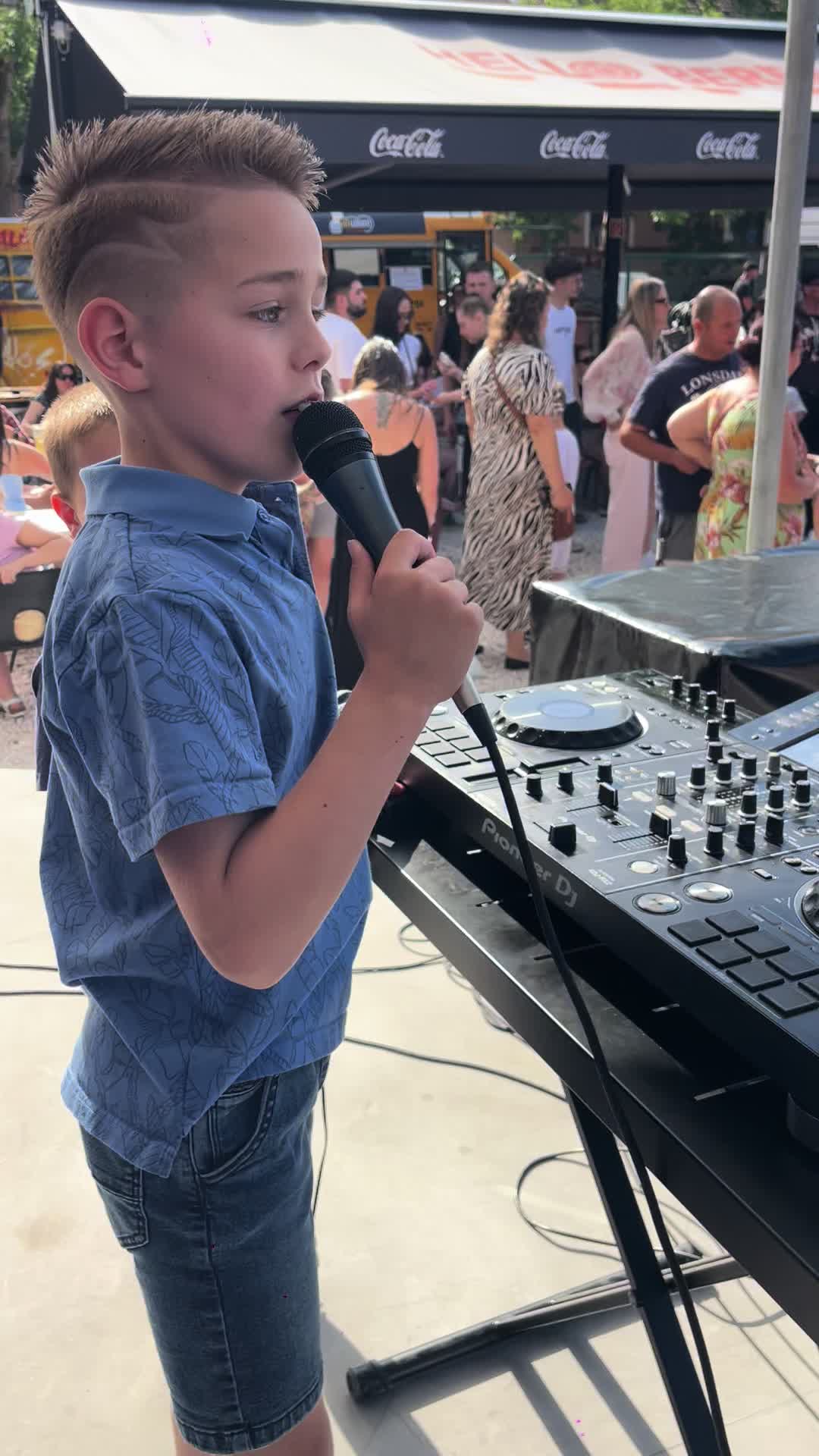 @J&oacute;zsa Tomi &eacute;s a Ők