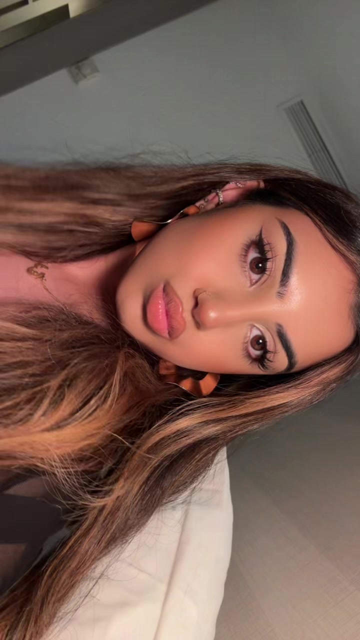 @arooj