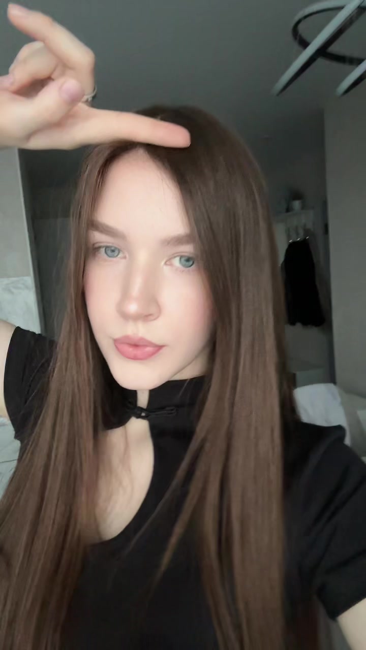 @<8