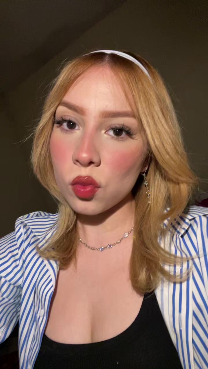 @iamlyndseyy