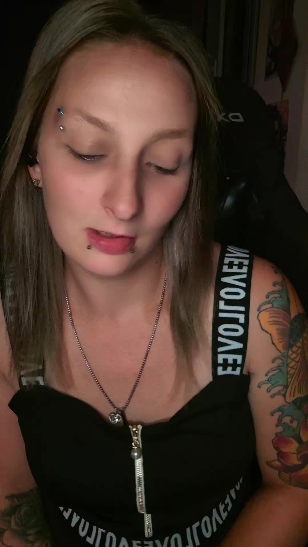 @DeviilGiirl